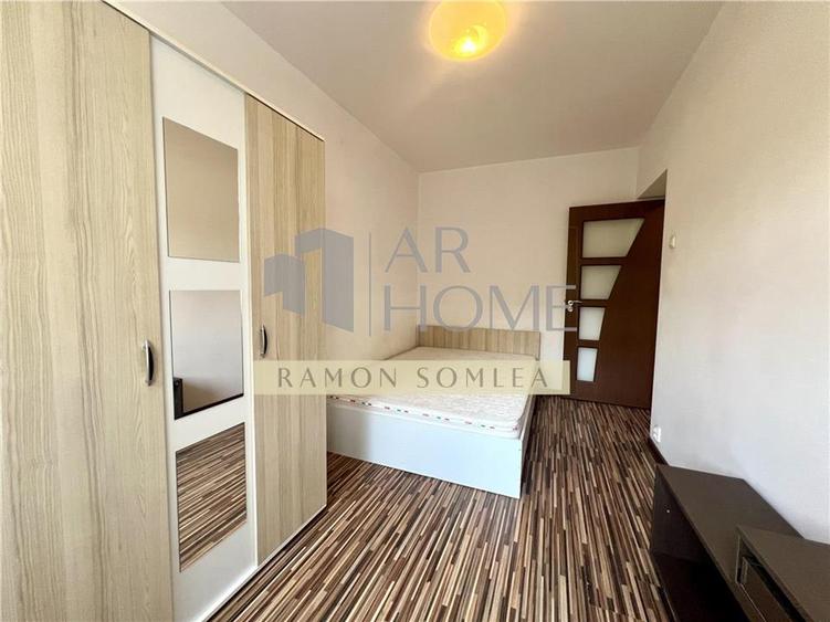 Apartament cu 3 camere semidecomandat, mobilat în Nord