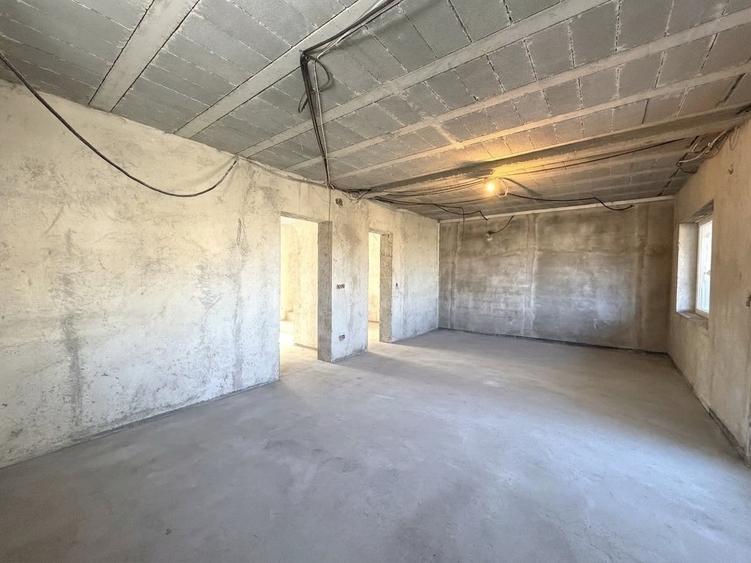 Duplex cu 5 camere cu Canalizare în Ghiroda