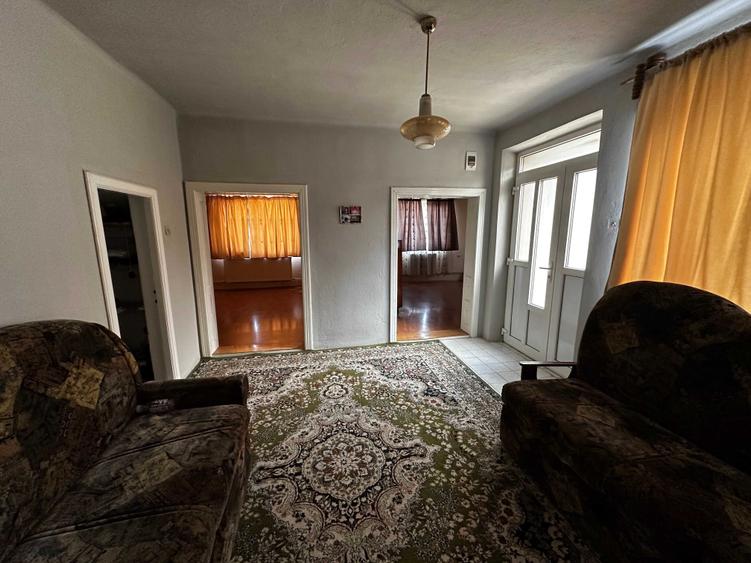 Casă cu 4 camere în Pericei