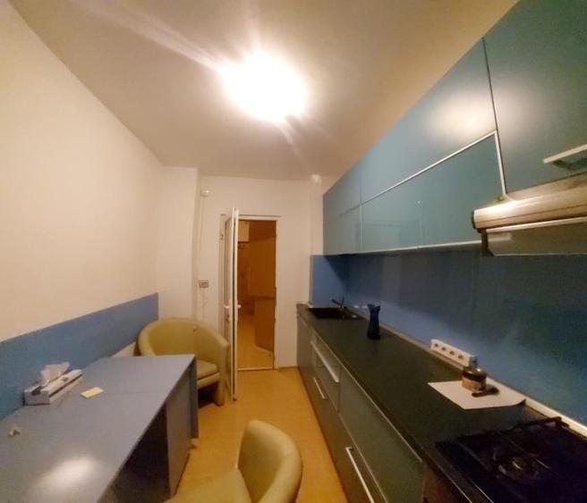 2 cam decom metrou Dristor, et.2/10, de închiriat 500 Eur mobilat, proprietar - 13