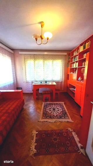 Casă cu 6 camere cu Teren 250 Mp în Central