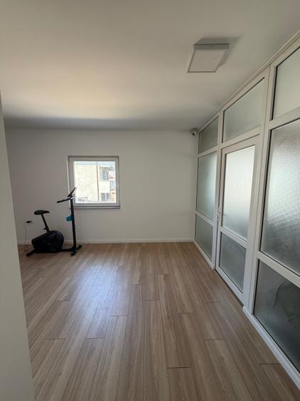 Spațiu comercial, de 35 mp, în Obcini
