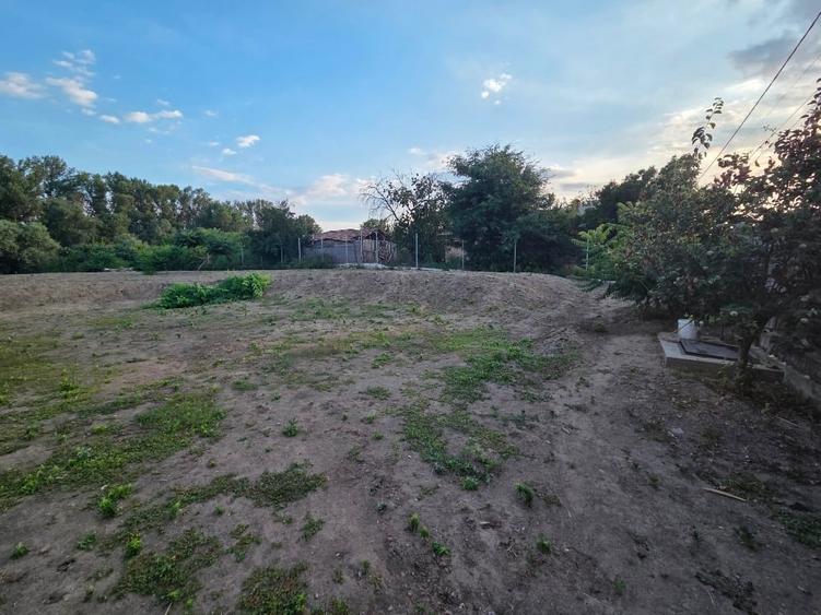 Teren Construcții intravilan de 1600 mp, în Islaz