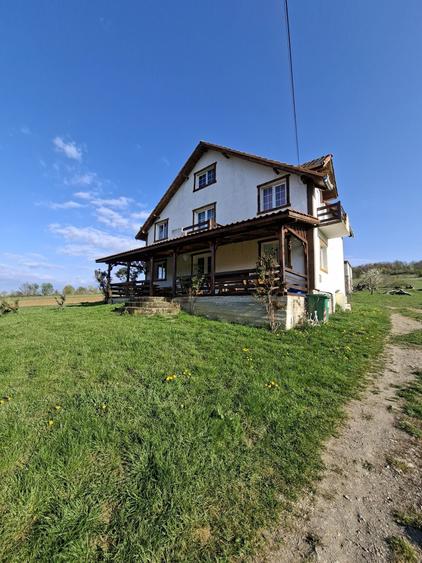 Casă cu 4 camere în Silvașu de Sus