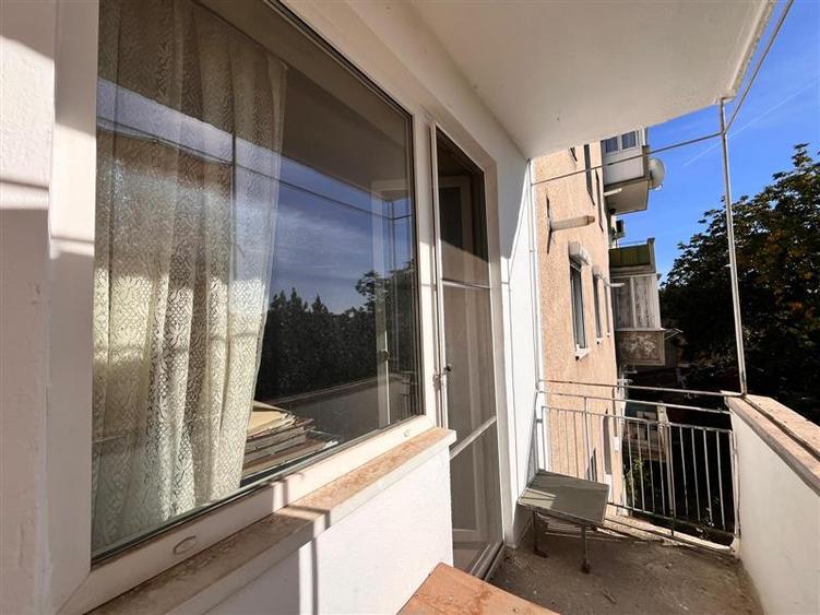Apartament cu 3 camere nedecomandat în Central