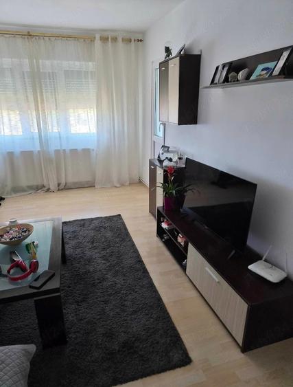 Apartament cu 3 camere decomandat în Alfa