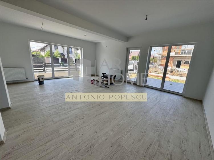 Casă cu 4 camere cu Teren 230 Mp în Păulești
