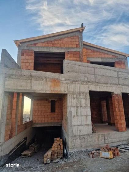Casă cu 5 camere cu Teren 300 Mp în Iris
