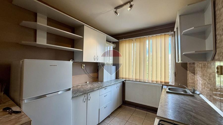 Apartament cu 2 camere semidecomandat, mobilat în Ultracentral