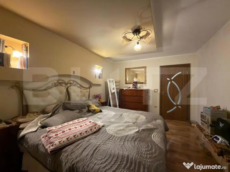 Apartament cu 3 camere semidecomandat în Craiovița Nouă