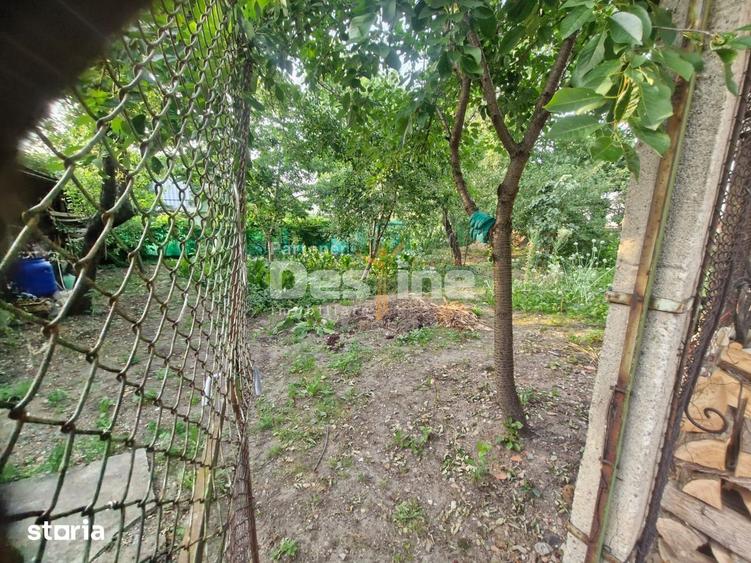 Casă cu 6 camere cu Canalizare în Central