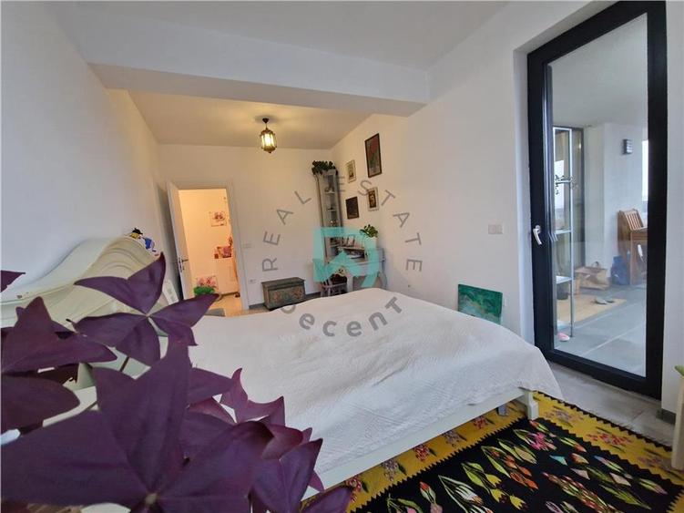 Apartament cu 3 camere decomandat în Tractorul