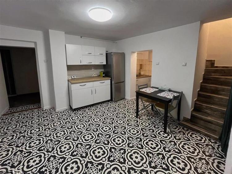 Apartament cu 3 camere decomandat, mobilat în Aeroport