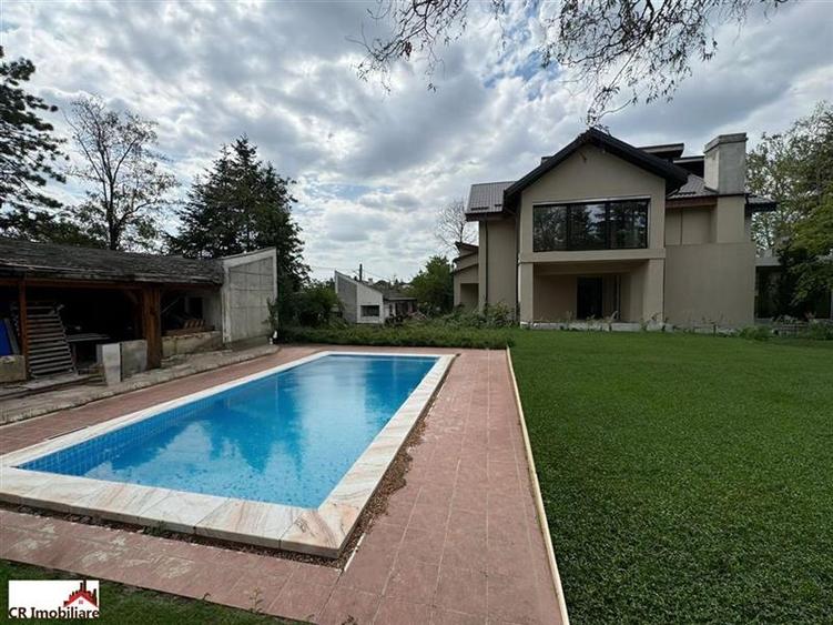 Casă individuală cu 9 camere cu Piscina în Snagov
