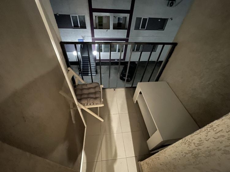Garsonieră în Roșu