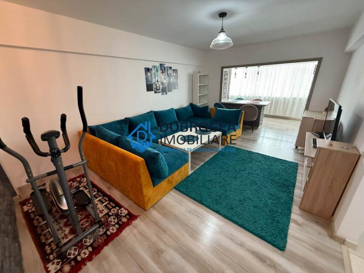 Apartament cu 3 camere decomandat, mobilat în Babadag