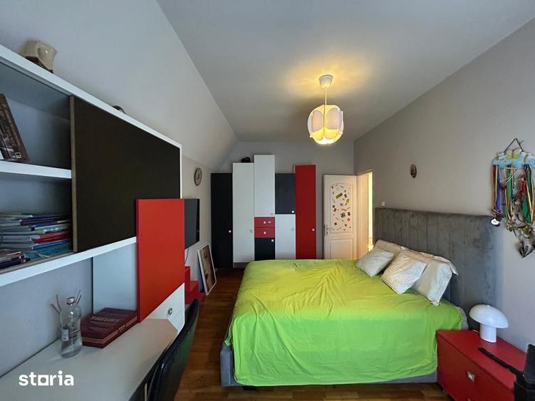 Casă cu 5 camere cu Teren 400 Mp în Trivale