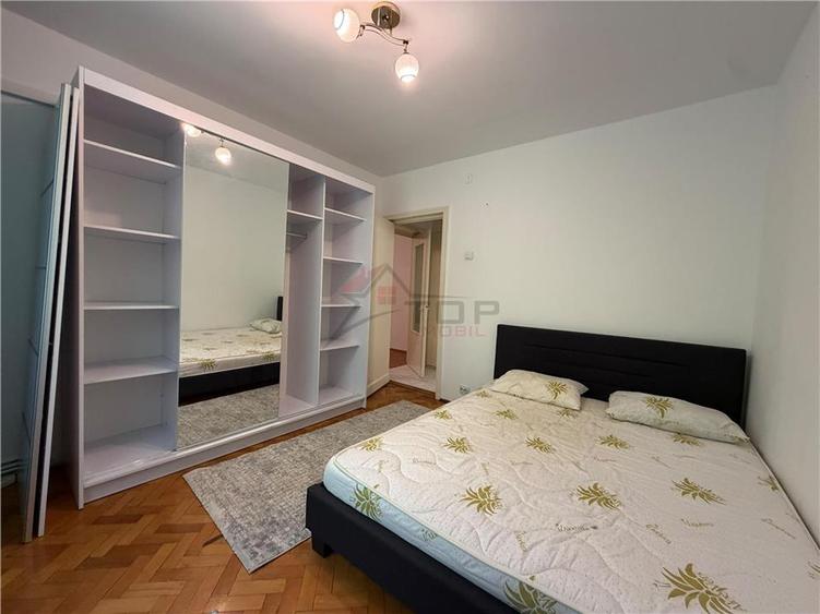 Apartament cu 2 camere semidecomandat în Podu Roș
