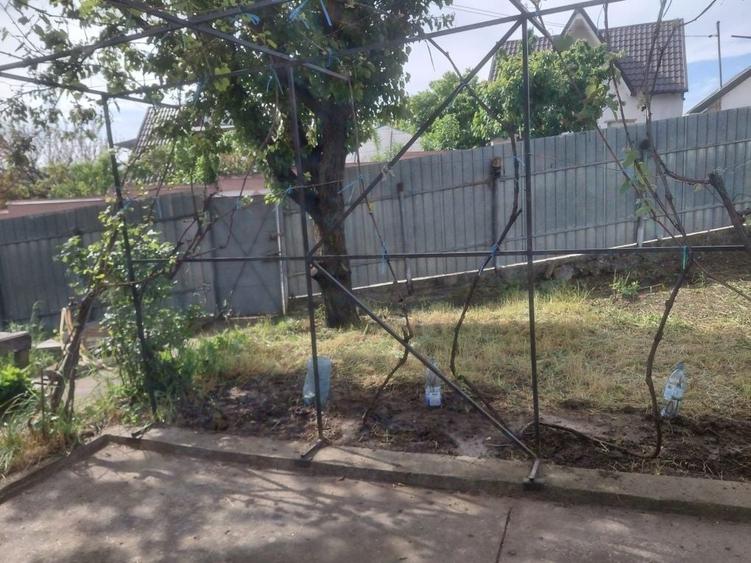 Casă cu 2 camere cu Teren 800 Mp în Exterior Vest