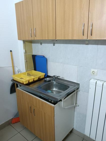 Garsonieră decomandată în Romană