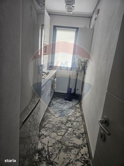Apartament cu 3 camere semidecomandat în Central