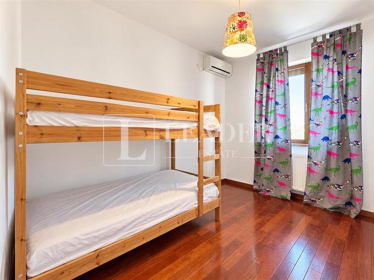 Apartament cu 3 camere decomandat în Sisești