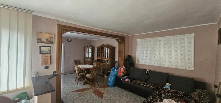 Casă cu Teren 680 Mp în Lugașu de Jos
