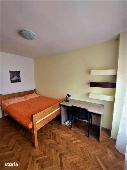 Casă cu 4 camere cu Teren 100 Mp în Andrei Mureșanu