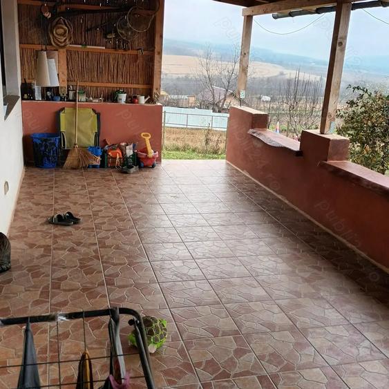 Casă cu 4 camere în Arghira