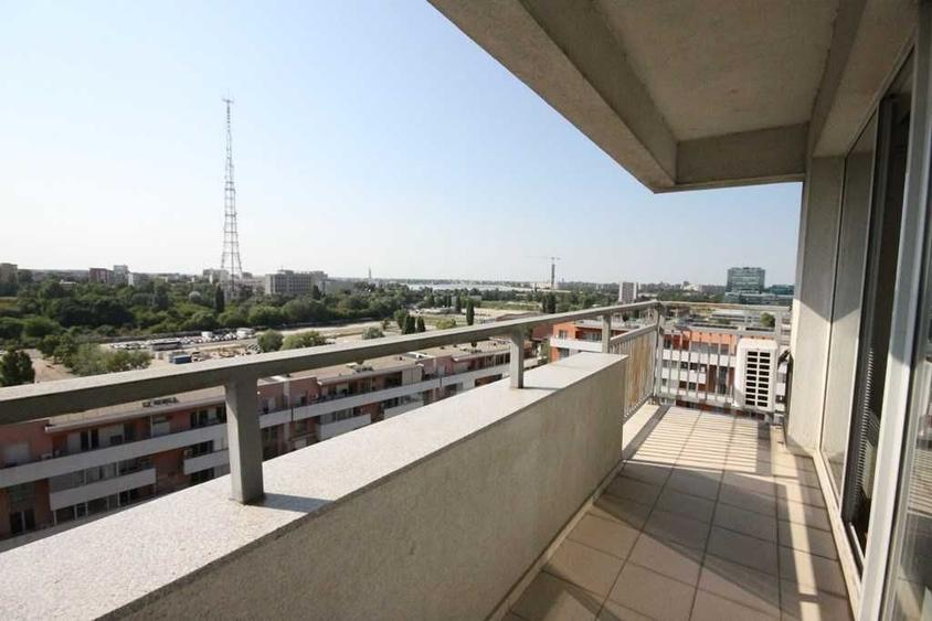 Garsonieră decomandată în Politehnica
