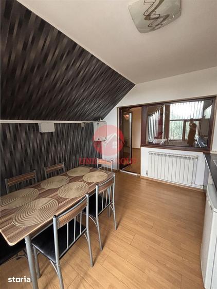 Casă cu 8 camere cu Teren 200 Mp în Central