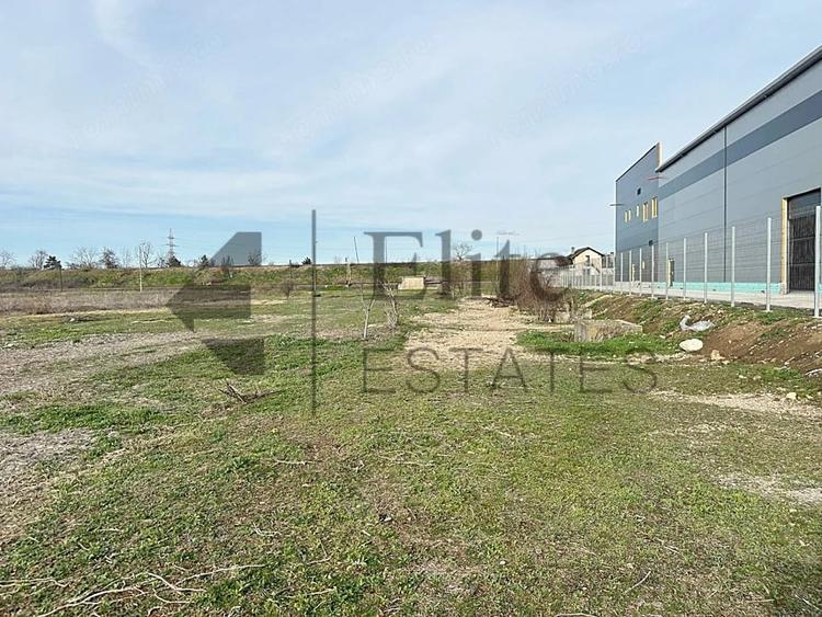 Teren de 4300 mp, în Central