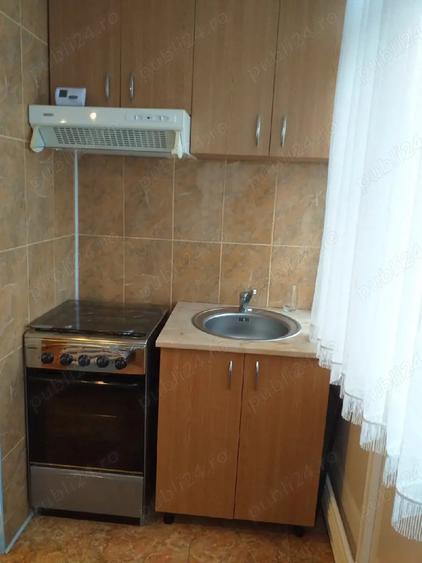 Apartament cu 2 camere decomandat în Craiovița Nouă