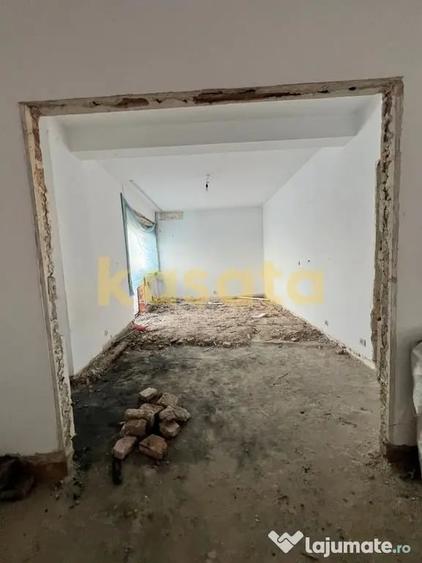 Apartament cu 3 camere decomandat în Dacia