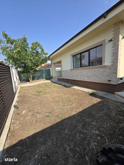 Casă cu 3 camere cu Teren 250 Mp în Central