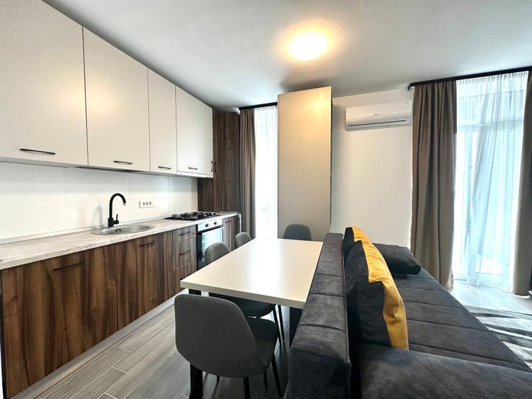 Apartament cu 3 camere semidecomandat în Tipografilor