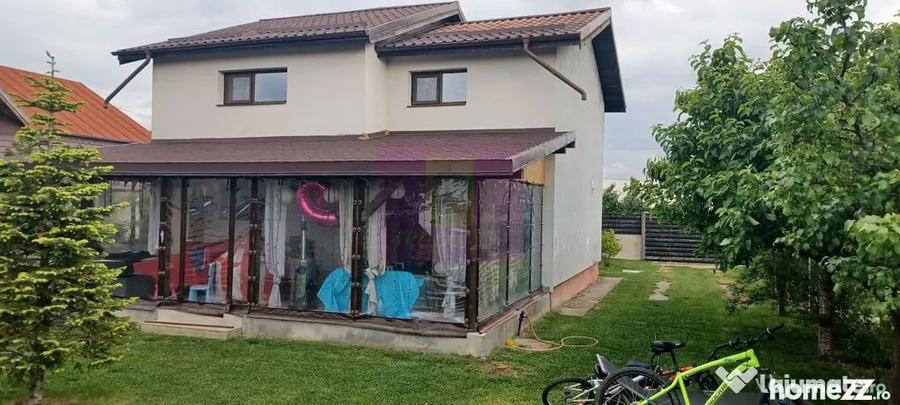 Casă cu 4 camere cu Teren 500 Mp în Săbăreni
