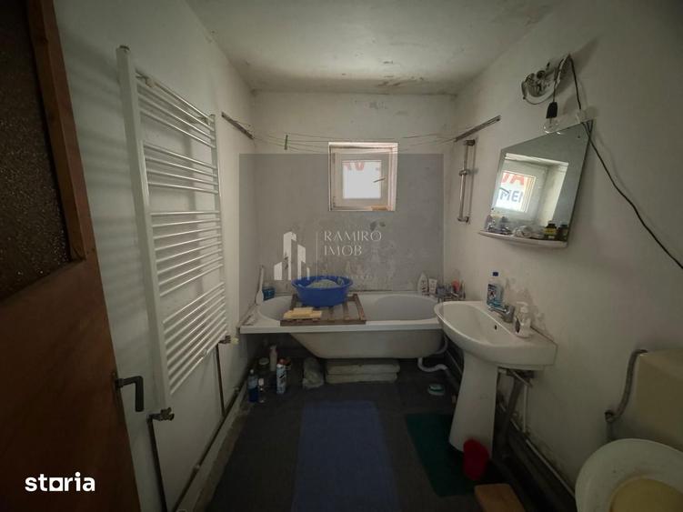 Apartament cu 4 camere decomandat în Central