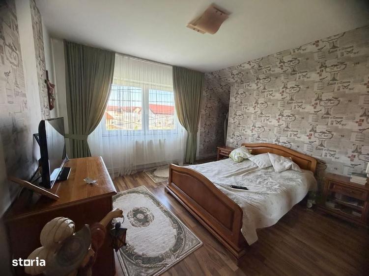 Casă cu 4 camere în Chinari