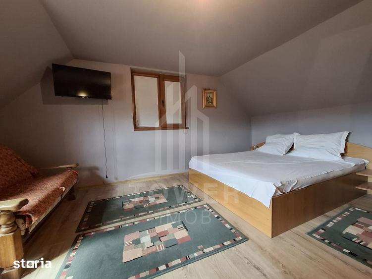 Casă cu 6 camere cu Teren 669 Mp în Roșia