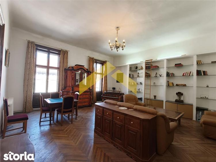 Apartament cu 4 camere semidecomandat în Malul Mureșului