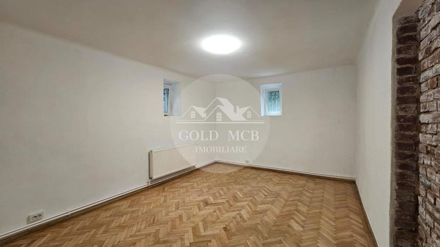 Apartament cu 4 camere circular în Capitale