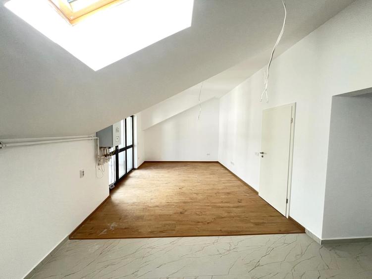 Apartament cu 3 camere decomandat în Sânpetru