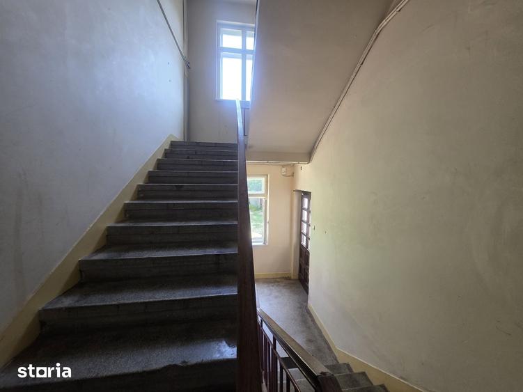 Apartament cu 2 camere semidecomandat în Tractorul