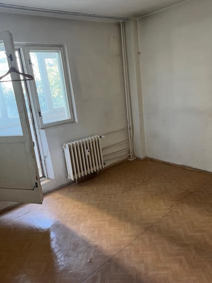 Apartament cu 2 camere semidecomandat în Rahova