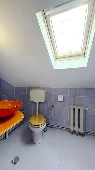 Casă individuală cu 9 camere cu Canalizare în Hărman