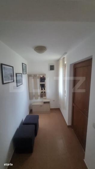 Casă cu 4 camere în Belciug