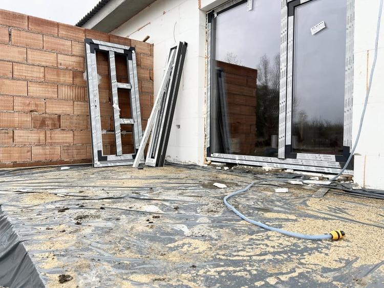 Casă cu 5 camere cu Teren 360 Mp în Giarmata