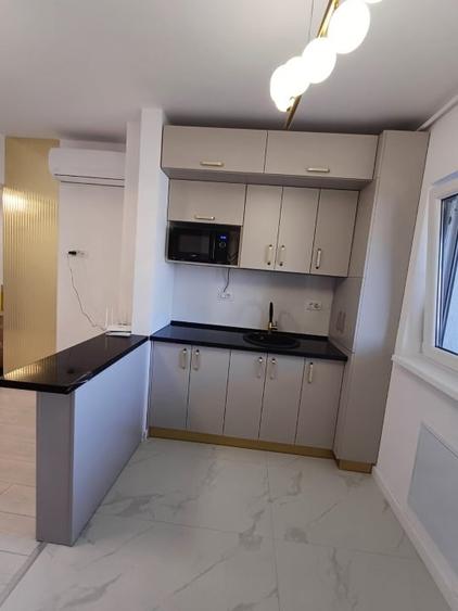 Apartament cu 2 camere decomandat, mobilat în Central