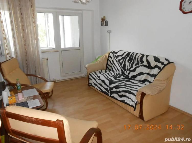 Apartament cu 4 camere decomandat în Central